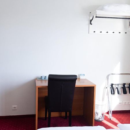 Hotel Dalvik Bagian luar foto