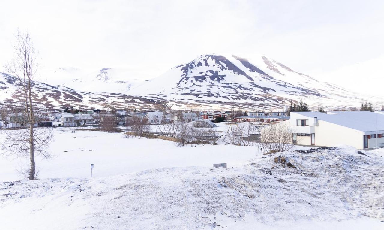 Hotel Dalvik Bagian luar foto