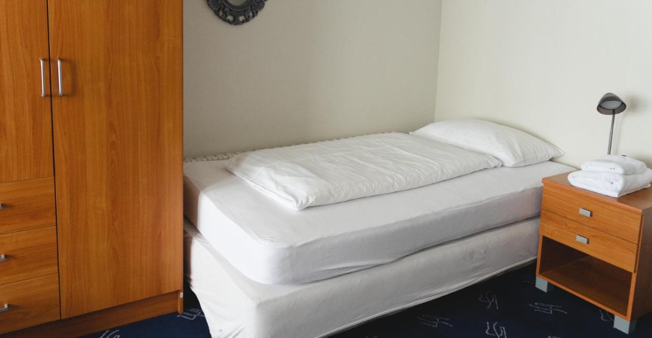 Hotel Dalvik Bagian luar foto