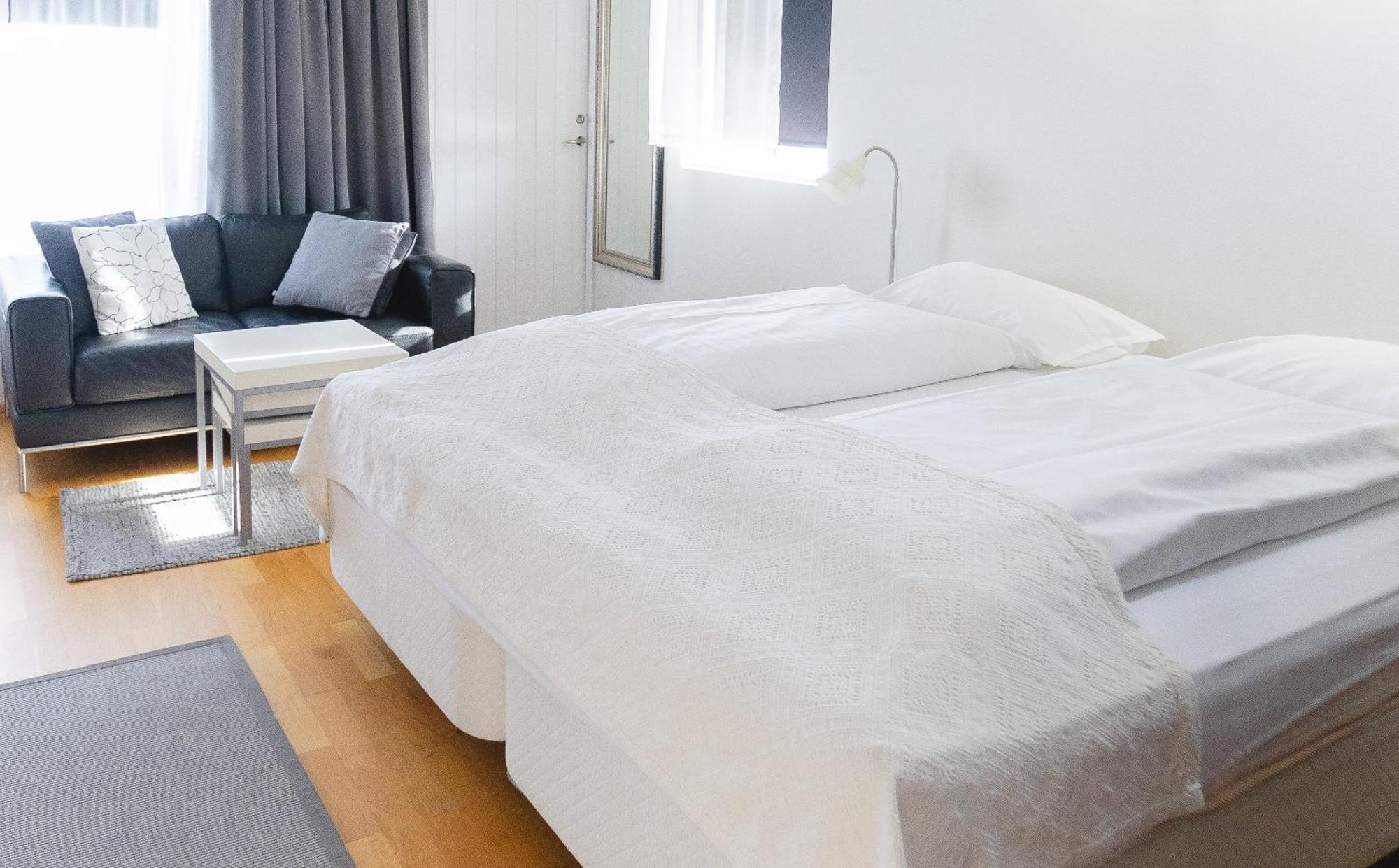 Hotel Dalvik Bagian luar foto