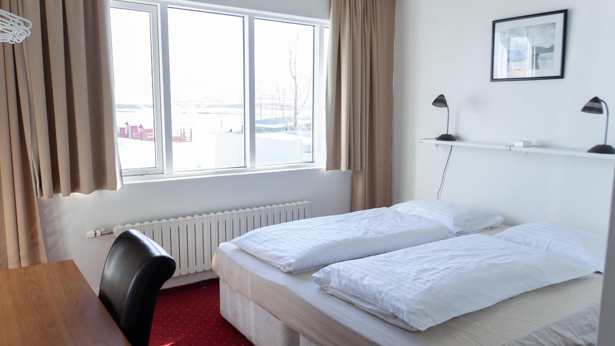 Hotel Dalvik Bagian luar foto